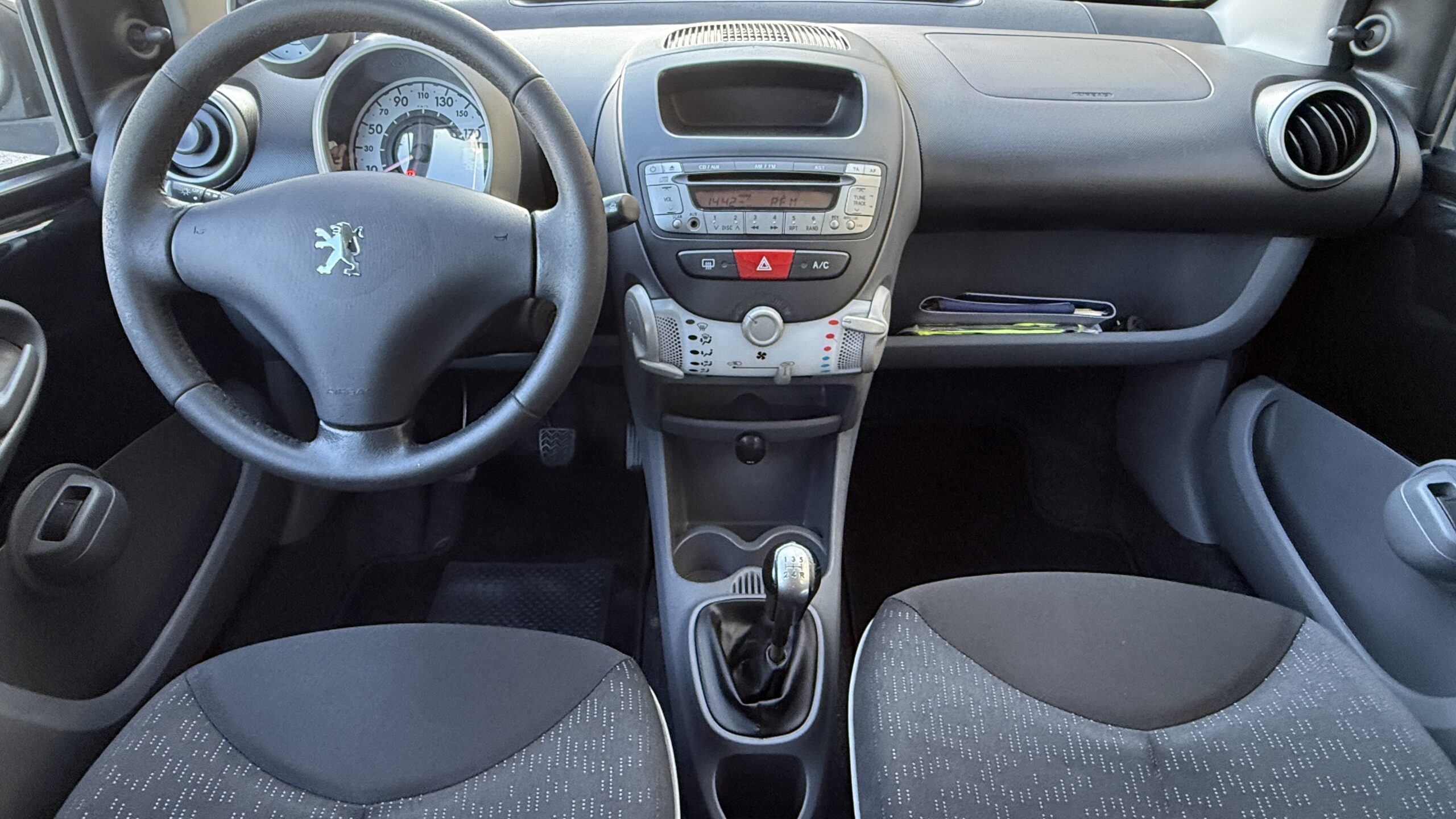 Peugeot 107 Black & Silver