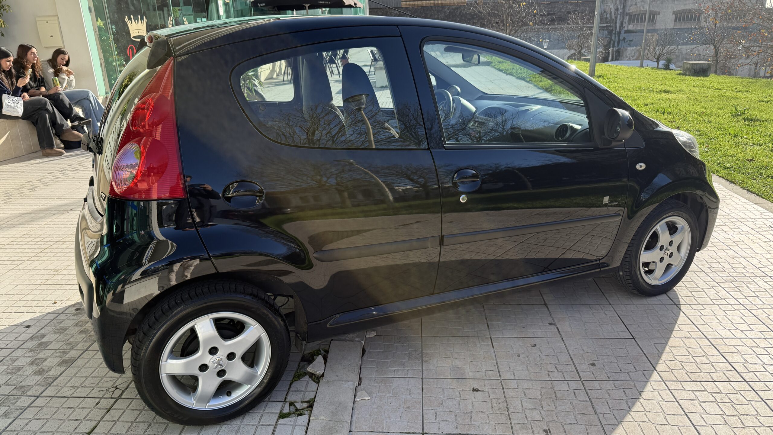 Peugeot 107 Black & Silver