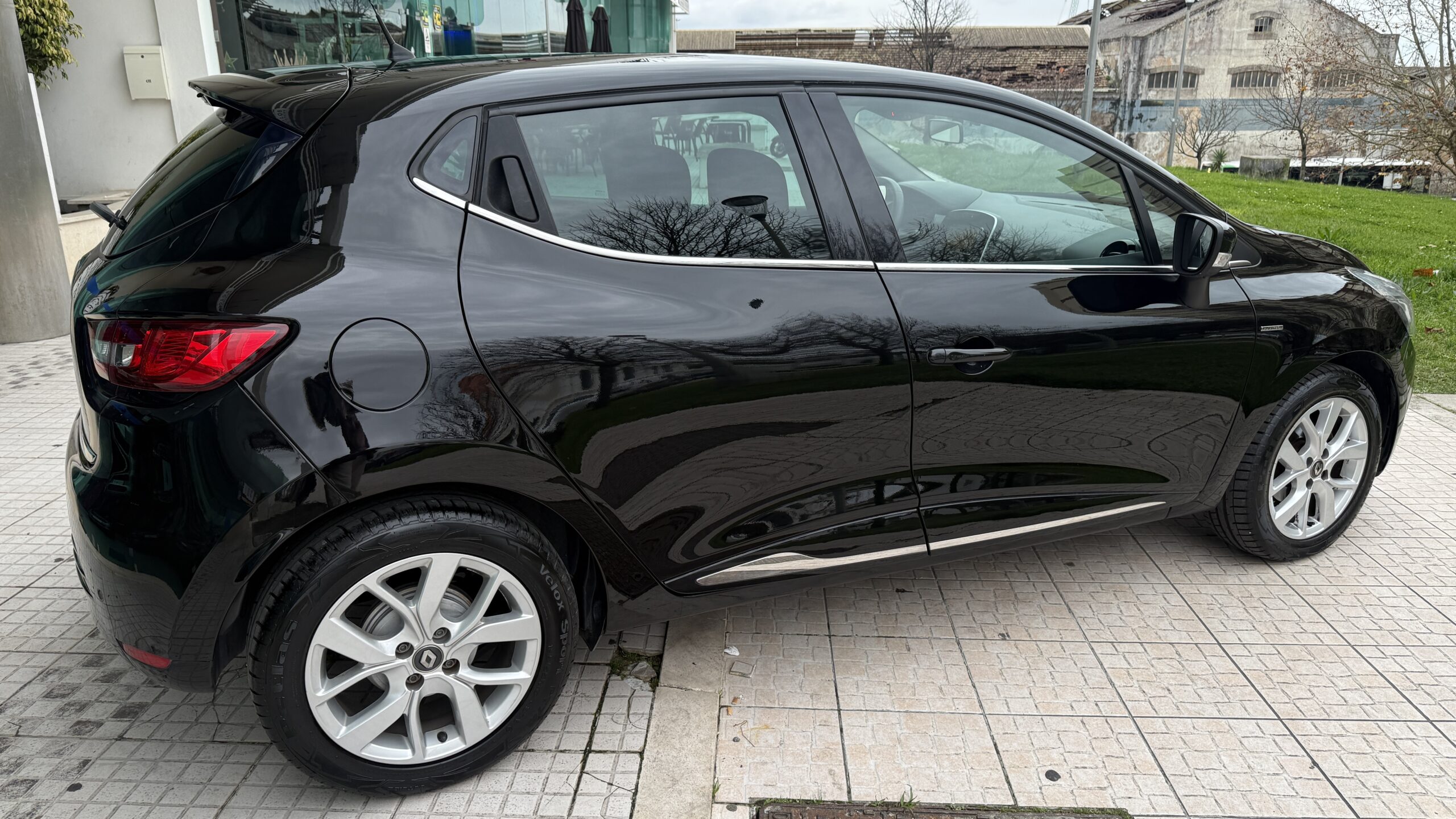 Renault Clio Limited